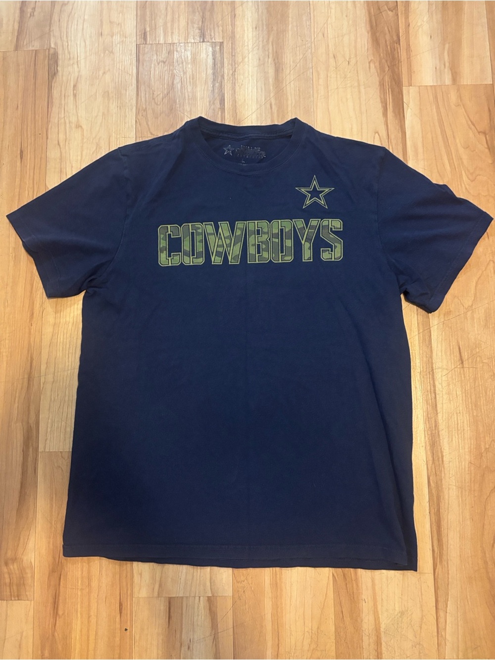 NFL Navy Short-Sleeve Cowboys Tee with Olive Graphic